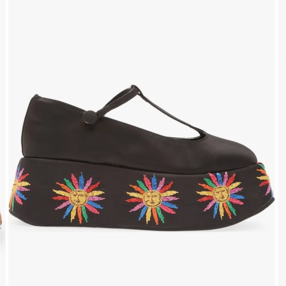 Farm Rio Black Platform Ballerina
Mary Jane